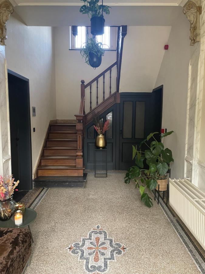 B&B Het Notarishuis - Authentiek Verblijf Nabij Maastricht 富伦 外观 照片