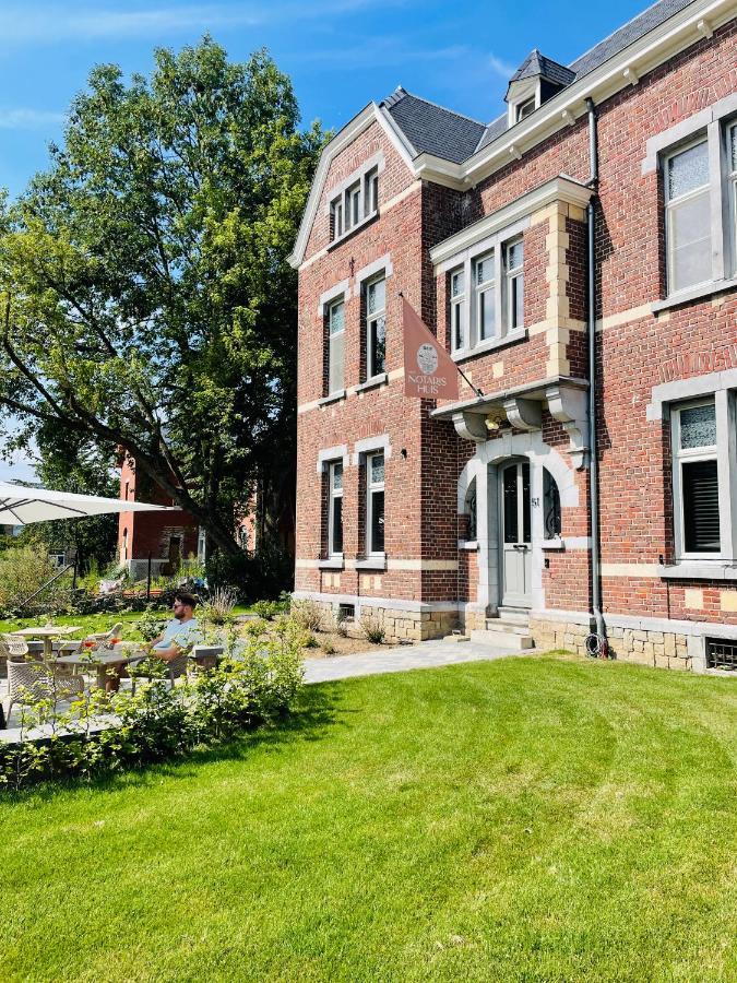 B&B Het Notarishuis - Authentiek Verblijf Nabij Maastricht 富伦 外观 照片