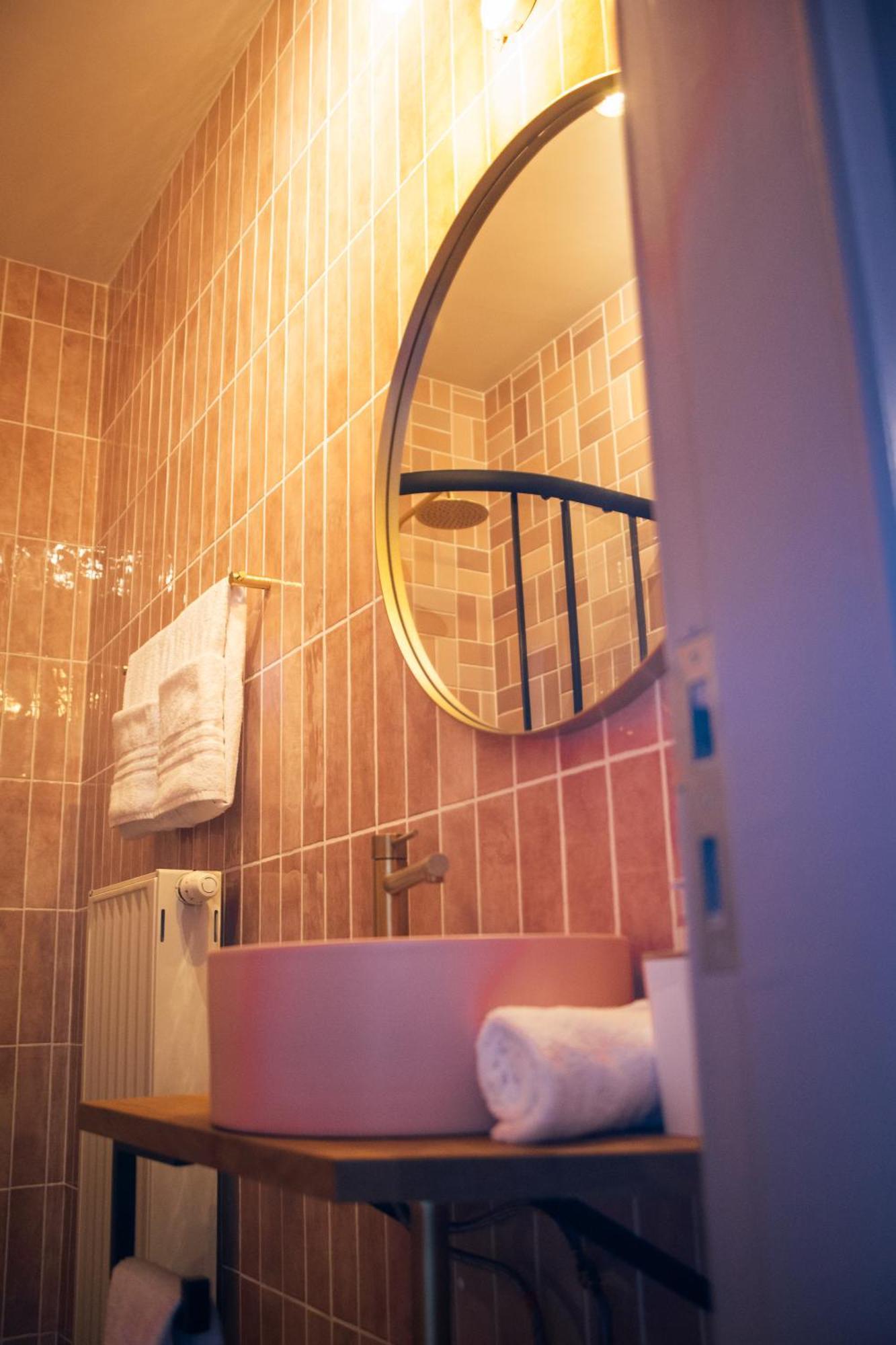 B&B Het Notarishuis - Authentiek Verblijf Nabij Maastricht 富伦 外观 照片