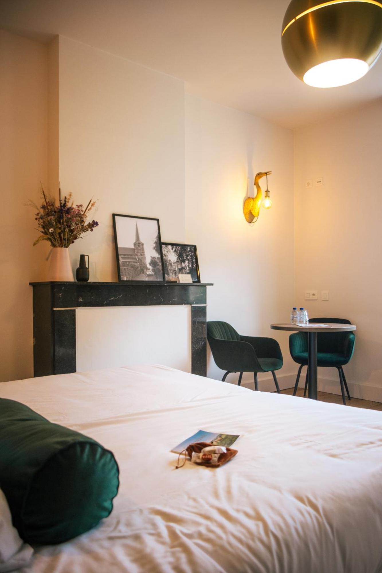 B&B Het Notarishuis - Authentiek Verblijf Nabij Maastricht 富伦 外观 照片