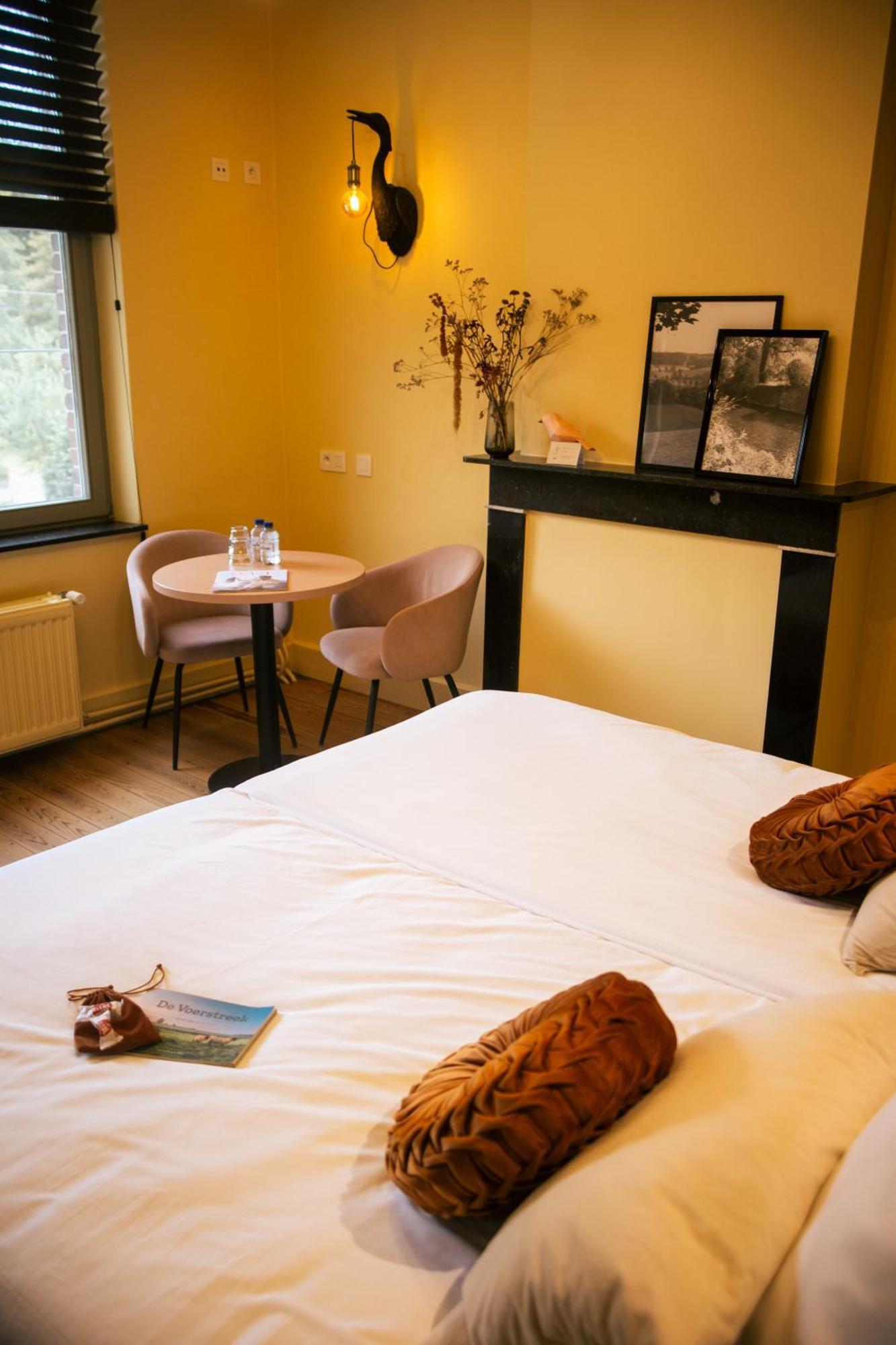 B&B Het Notarishuis - Authentiek Verblijf Nabij Maastricht 富伦 外观 照片
